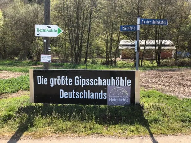 Hinweistafel größte Gipsschauhöhle Deutschlands
